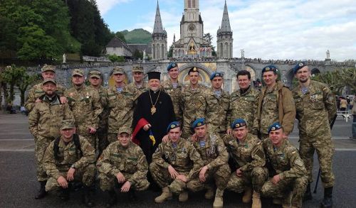 Українські солдати повернулися з паломництва до Люрду